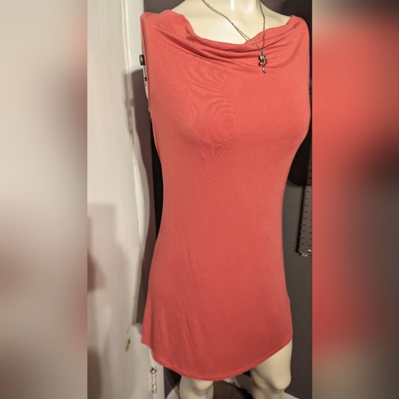 Jennifer Lopez sexy club party crowl neck dress in coral pink lemonade lace back - Picture 4 of 7